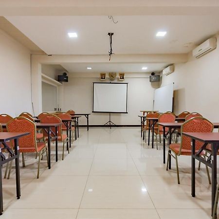 Reddoorz Premium Near Bandung Station Hotell Eksteriør bilde