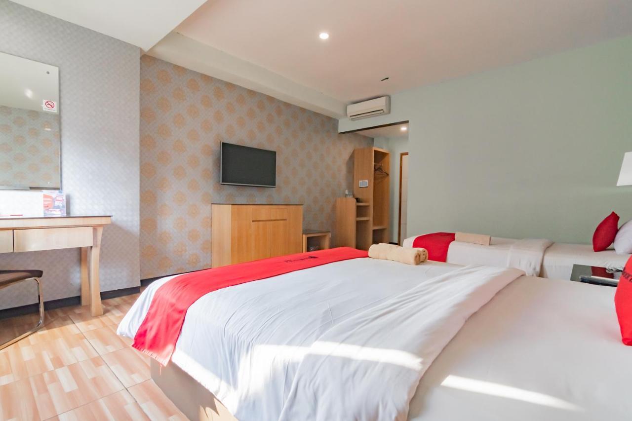 Reddoorz Premium Near Bandung Station Hotell Eksteriør bilde