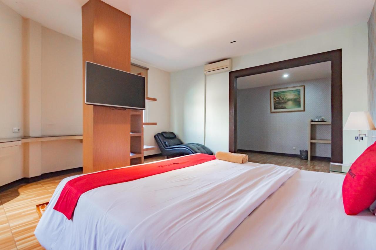 Reddoorz Premium Near Bandung Station Hotell Eksteriør bilde