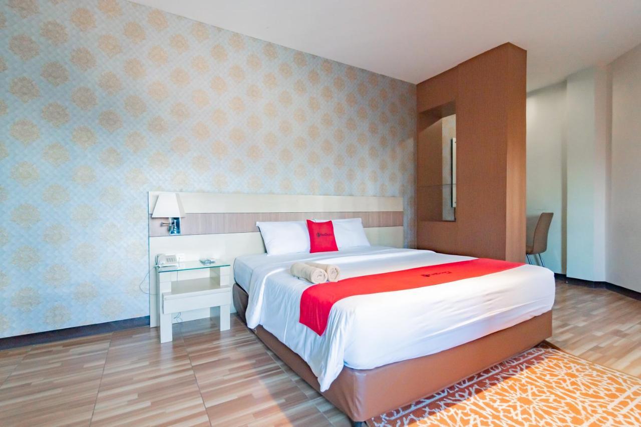 Reddoorz Premium Near Bandung Station Hotell Eksteriør bilde