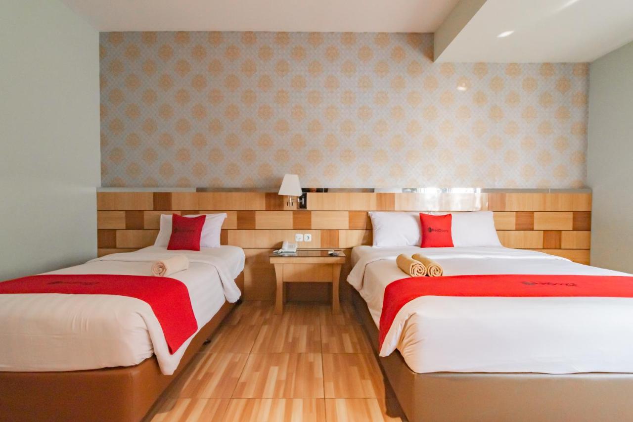 Reddoorz Premium Near Bandung Station Hotell Eksteriør bilde