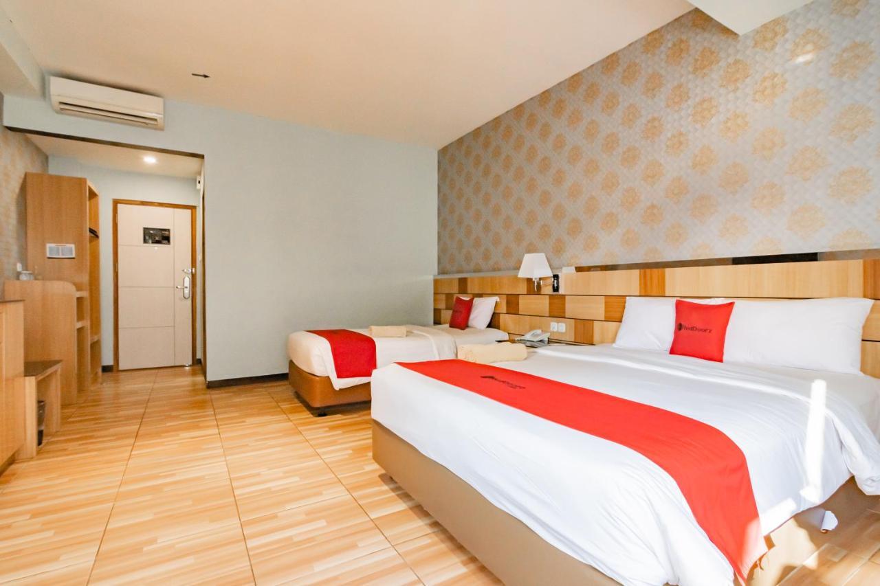 Reddoorz Premium Near Bandung Station Hotell Eksteriør bilde